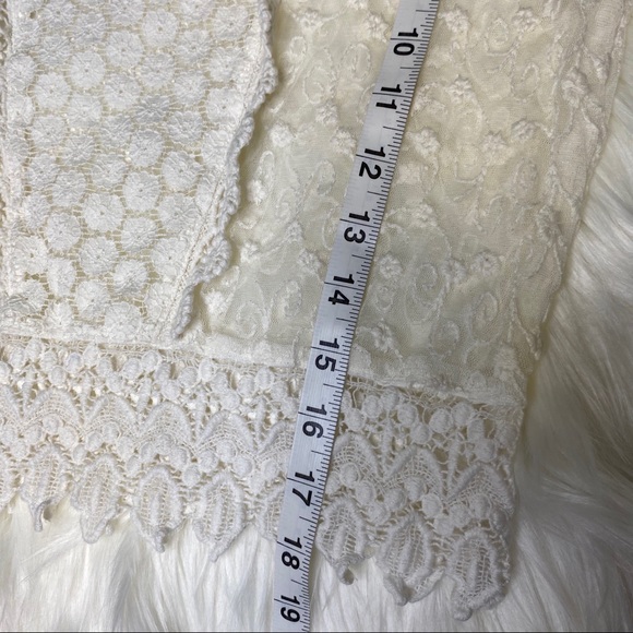 Forever 21 Women’s top blouse lace size medium - Picture 7 of 8
